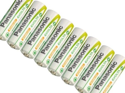 8 Batterie AA ricaricabili   Panasonic EVOLTA 2050 mAh